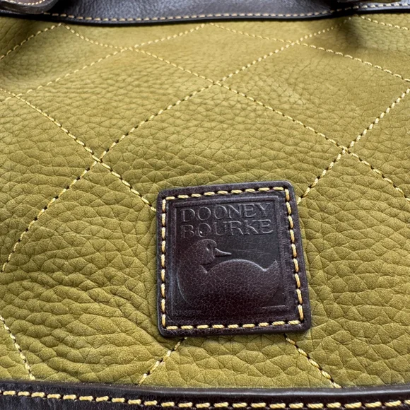 Dooney & Bourke Leather Quilted Purse W/ Cute Heart Buckle - Picture 3 of 10